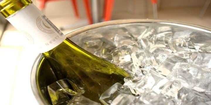 Ont om tid? Så kyler du vinet snabbt