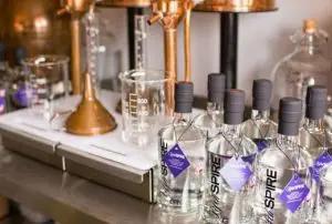 Gin destillerad i sovrummet blir poppis