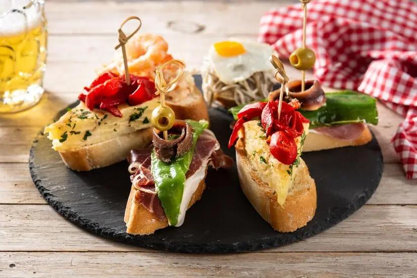 Recept på pintxos och ett baskiskt vintips!
