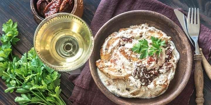 Krämig kyckling med en torr Soave