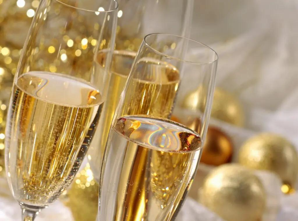 champagne i ett glas