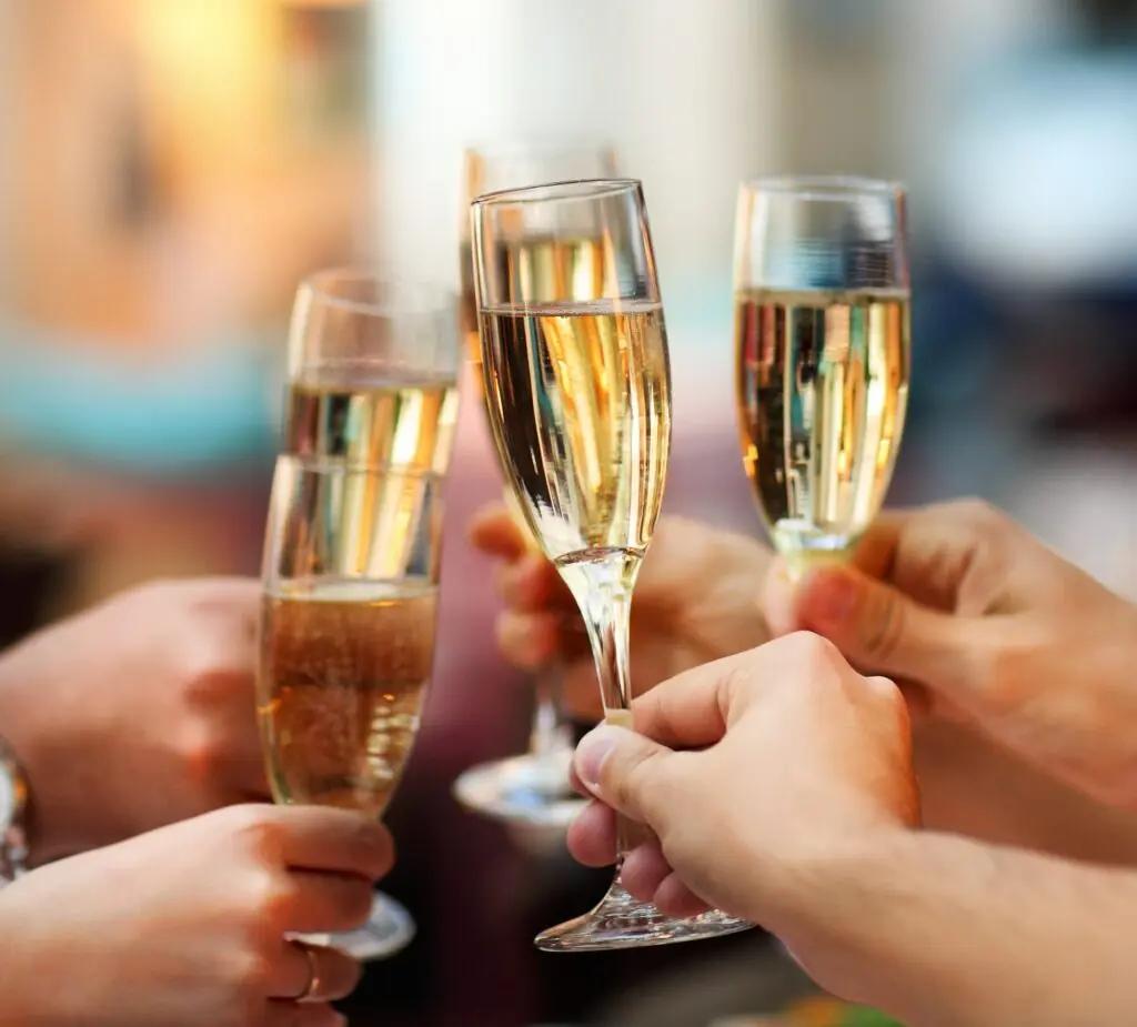ett glas champagne