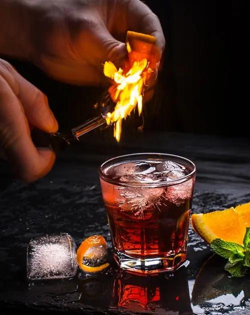 Mezcal-blandar-en-Negroni