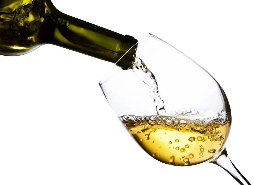 bubbligt-vitt-vin