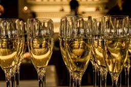 Meditera med Champagne!