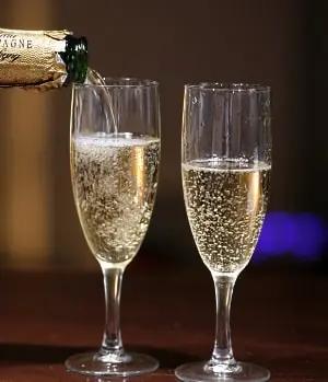 Meditera med Champagne!