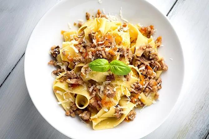 Serverat: orange-vin med fantastisk Bolognese!